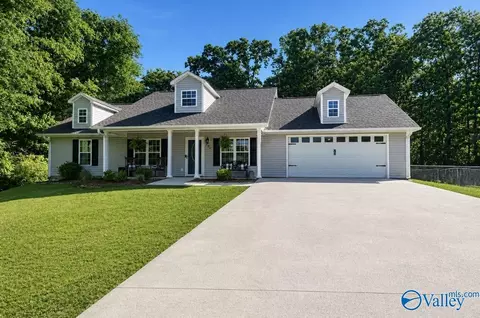 382 Solitude Ave, Albertville, AL 35950