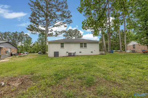 Exterior - 1072 Hulaco Rd, Arab, AL 35016 photo 5 of 12
