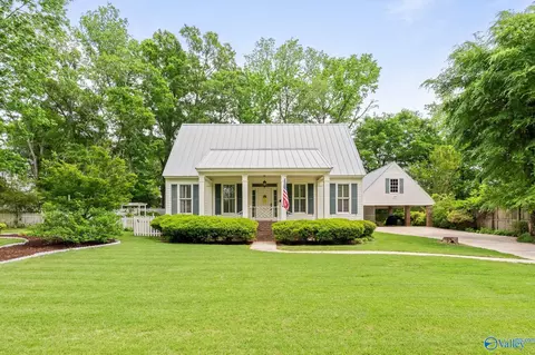 111 Tanglewood Dr, Moulton, AL 35650