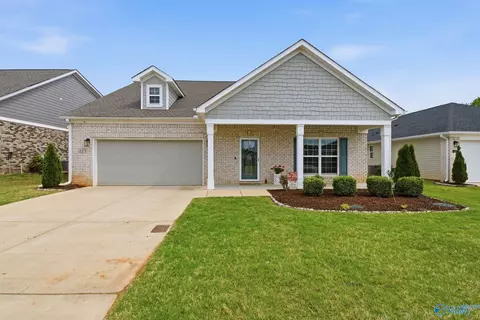125 Harvest Moon Dr, Harvest, AL 35749