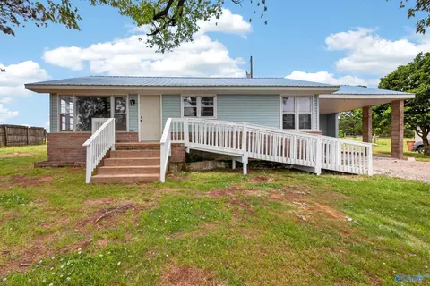 705 Emogene St, Moulton, AL 35650