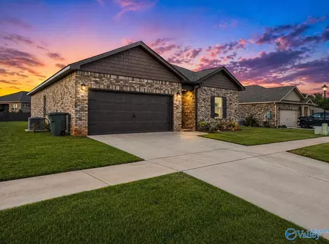 6578 Moon Crest Ln, Huntsville, AL 35806