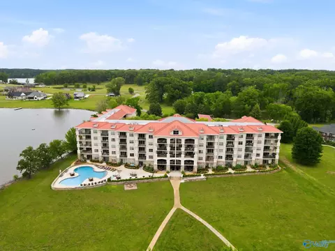 12100 Two Rivers Dr #B2-2, Athens, AL 35611