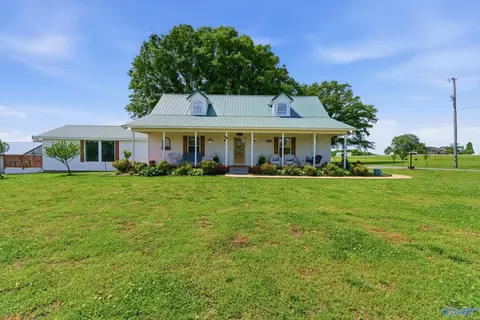 3305 Hustleville Rd, Albertville, AL 35951