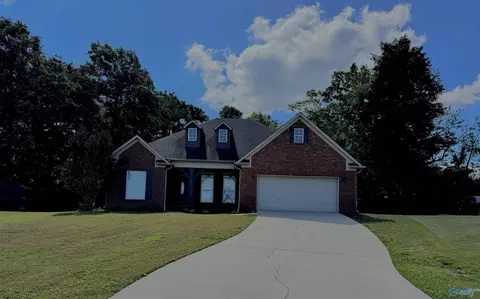146 Bucks Pocket Dr, New Market, AL 35761