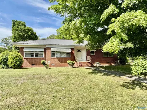 101 Franklin St, Crossville, AL 35962