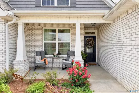 43 Winchester Dr, Decatur, AL 35603