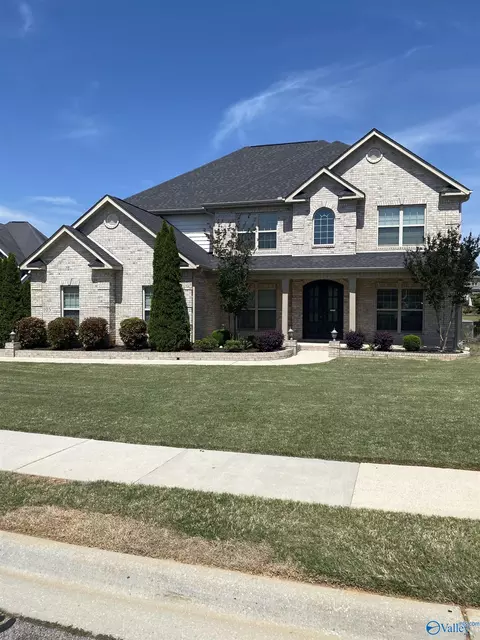 105 Springhaven Dr, Madison, AL 35757
