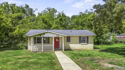 74 Derrick Dr, Guntersville, AL 35976
