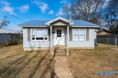 202 Oak St, Athens, AL 35611