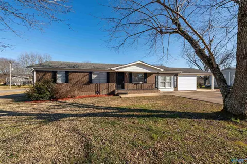 13728 Dart Cir, Athens, AL 35611