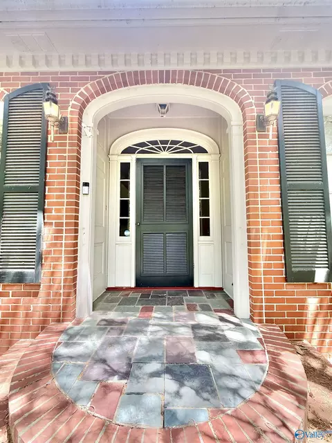 1521 Woodland St, Decatur, AL 35601