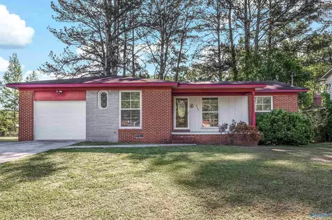 6200 Belgrade Dr, Huntsville, AL 35810