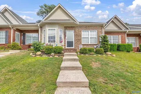 1222 Autumn Ln, Hartselle, AL 35640