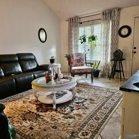 65 Whit Ln, Boaz, AL 35957