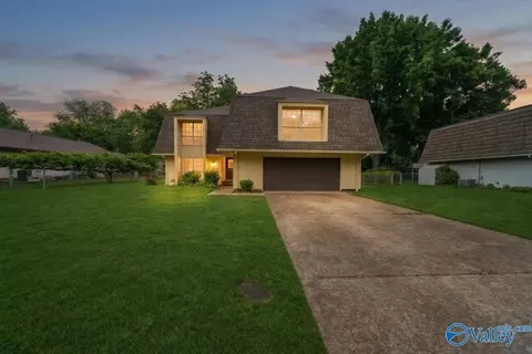 1922 Burlingame Dr, Huntsville, AL 35803