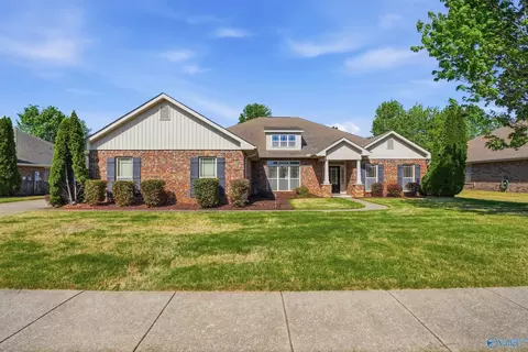 622 Summer Cove Cir, Madison, AL 35757