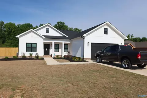 11187 Percy Dr, Tanner, AL 35671