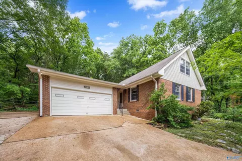 10022 Torino Dr, Huntsville, AL 35803