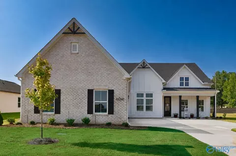 6041 Margie Collins Dr, Owens Cross Roads, AL 35763
