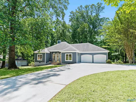 214 Stone Valley Dr, Huntsville, AL 35806