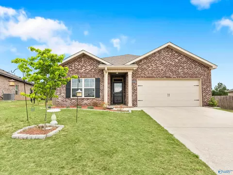 22441 Regent Dr, Athens, AL 35613