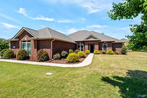 24 Winter King Dr, Huntsville, AL 35824