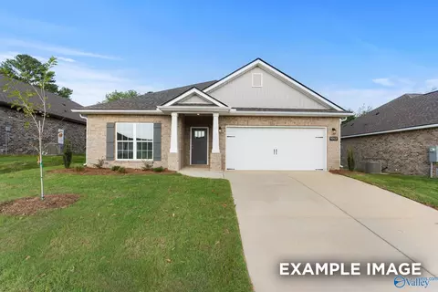 332 Creek Grove Ave, New Market, AL 35761