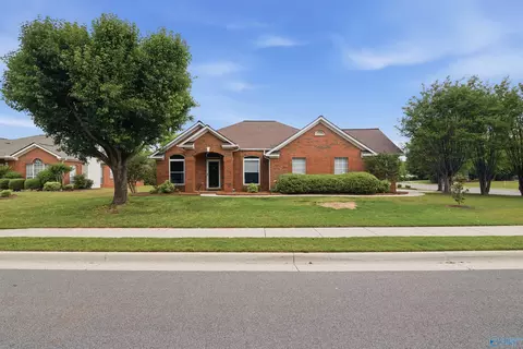 114 Parkside Dr, Madison, AL 35758