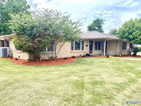 909 N Cave St, Tuscumbia, AL 35674