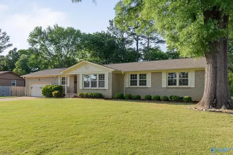 1219 Briar Hollow Trl, Huntsville, AL 35802