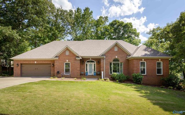 405 Lakeside Cir, Muscle Shoals, AL 35661