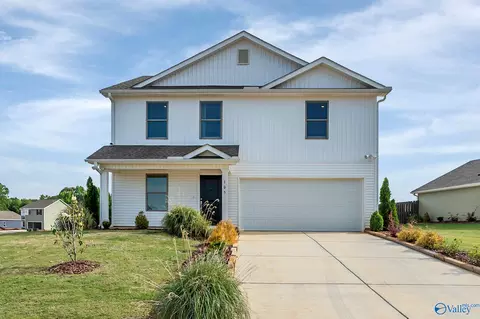 105 Greyhound Ln, Harvest, AL 35749