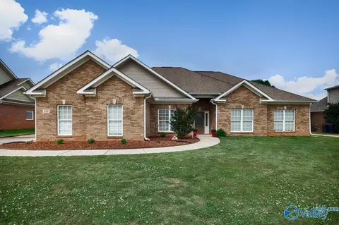 122 Meadow Ridge Dr, Hazel Green, AL 35750