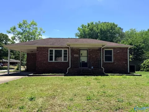 2009 10th St, Decatur, AL 35601