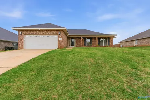 132 Bridge Crest Dr, Harvest, AL 35749