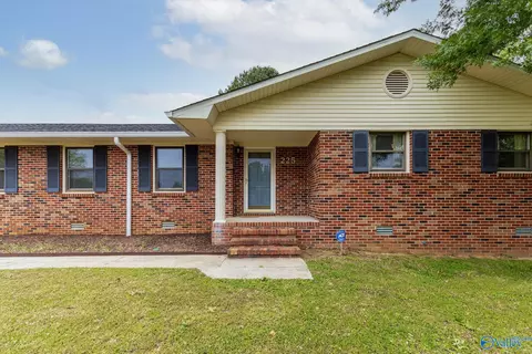 225 Shortland Dr, Madison, AL 35758