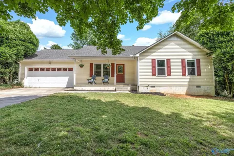 195 Widow Hornbuckle Rd, New Market, AL 35761