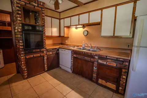 Kitchen - 6655 County Road 214, Trinity, AL 35673 photo 1 of 3