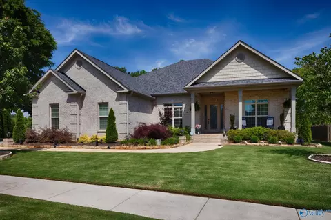 16 Elm Ridge Blvd, Huntsville, AL 35824