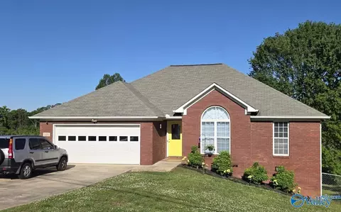 108 Amesbury Dr, Harvest, AL 35749