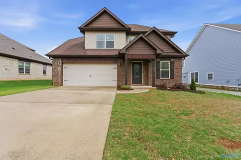 309 Acorn Grove Ln, Huntsville, AL 35824