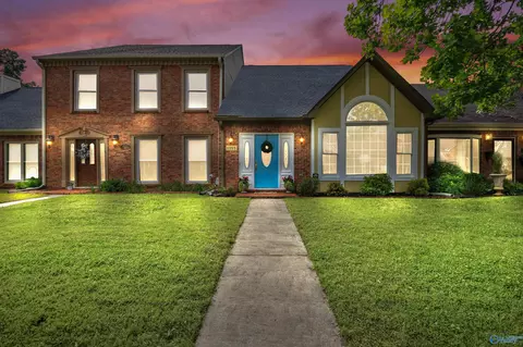 1555 River Bend Pl, Decatur, AL 35601