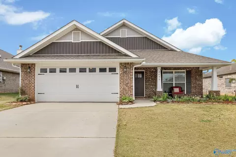 2456 Bell Manor Dr, Huntsville, AL 35803