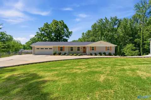 205 Penny Ln, Russellville, AL 35653