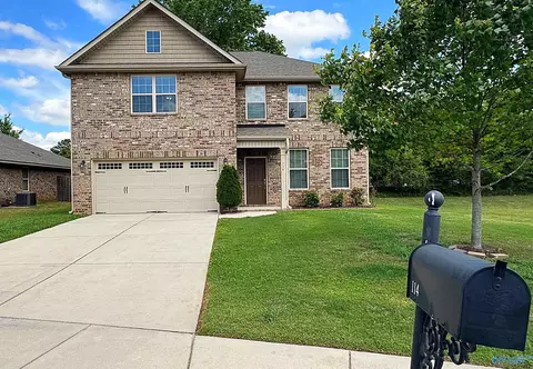 114 Summer Pointe Ln, Madison, AL 35757
