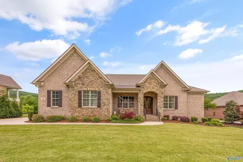 78 Mcmullen Ln, Gurley, AL 35748
