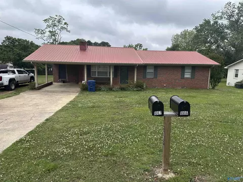 1007 Nelson Rd, Albertville, AL 35950