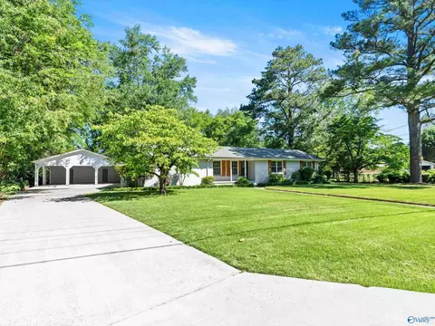 2102 Mythewood Dr, Huntsville, AL 35803