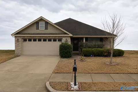 7018 Camrose Ln, Huntsville, AL 35806